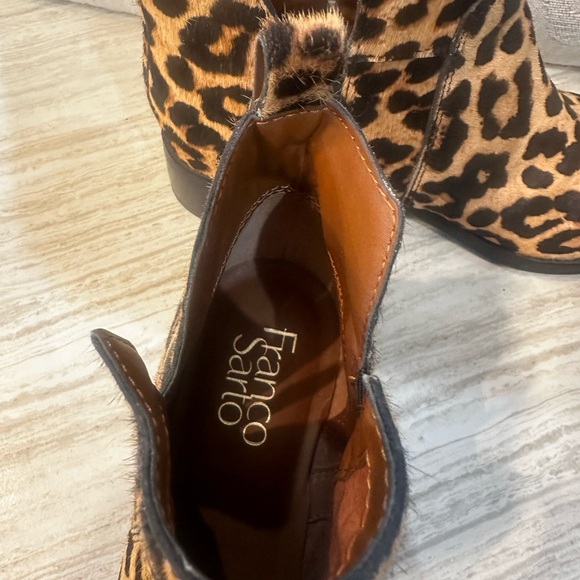 NWOT FRANCO SARTO Womens Leather Leopard Bootie. Size 8 - Picture 7 of 13